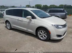 2C4RC1EG6HR628172 2017 CHRYSLER PACIFICA
