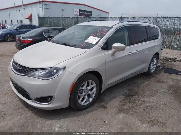 2C4RC1EG6HR628172 2017 CHRYSLER PACIFICA - Image 2