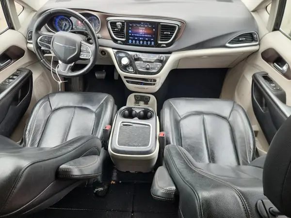 2C4RC1EG6HR634957 2017 CHRYSLER PACIFICA - Image 8