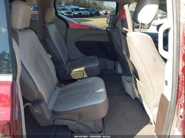 2C4RC1EG6HR656893 2017 CHRYSLER PACIFICA - Image 8