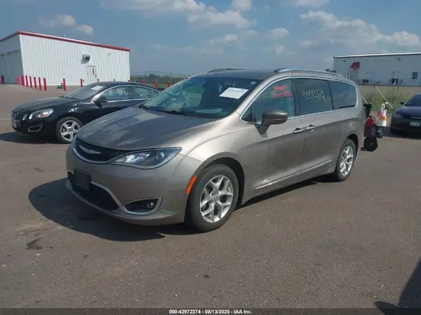 2C4RC1EG6HR659227 2017 CHRYSLER PACIFICA - Image 2
