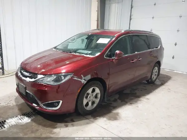 2C4RC1EG6HR661043 2017 CHRYSLER PACIFICA - Image 2