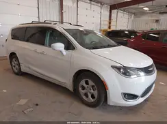2C4RC1EG6HR677016 2017 CHRYSLER PACIFICA