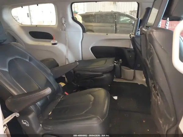 2C4RC1EG6HR677016 2017 CHRYSLER PACIFICA - Image 8