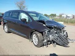 2C4RC1EG6HR704070 2017 CHRYSLER PACIFICA