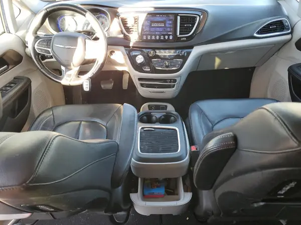 2C4RC1EG6HR708670 2017 CHRYSLER PACIFICA - Image 8