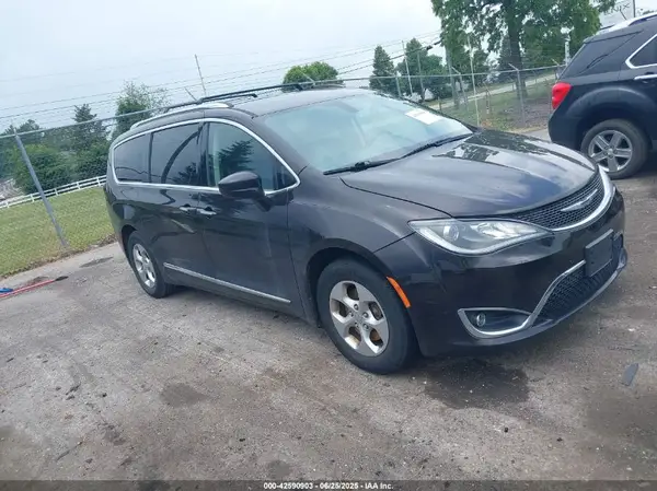 2C4RC1EG6HR747646 2017 CHRYSLER PACIFICA - Image 1