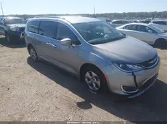 2C4RC1EG6HR752832 2017 CHRYSLER PACIFICA