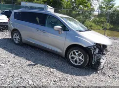 2C4RC1EG6HR756797 2017 CHRYSLER PACIFICA