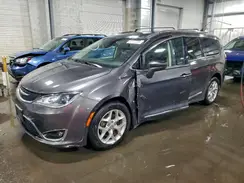 2C4RC1EG6HR777634 2017 CHRYSLER PACIFICA