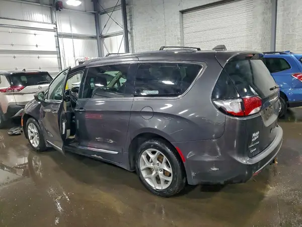 2C4RC1EG6HR777634 2017 CHRYSLER PACIFICA - Image 2