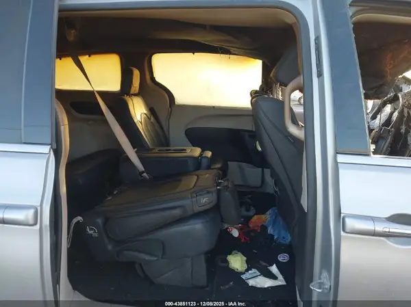 2C4RC1EG6HR782266 2017 CHRYSLER PACIFICA - Image 8
