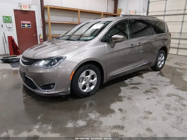 2C4RC1EG6HR811488 2017 CHRYSLER PACIFICA - Image 2