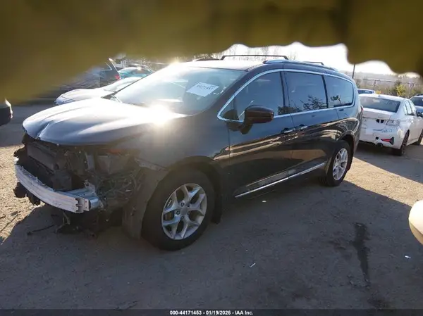 2C4RC1EG6HR832468 2017 CHRYSLER PACIFICA - Image 2