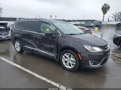 2C4RC1EG6HR850694 2017 CHRYSLER PACIFICA