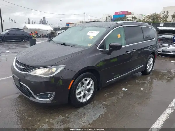 2C4RC1EG6HR850694 2017 CHRYSLER PACIFICA - Image 2
