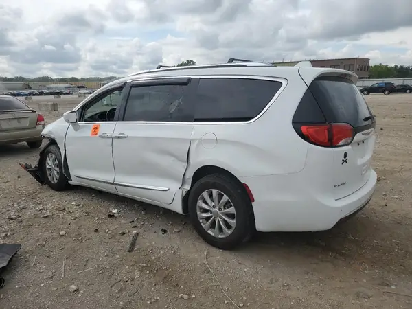 2C4RC1EG6JR144265 2018 CHRYSLER PACIFICA - Image 2