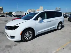 2C4RC1EG6JR149952 2018 CHRYSLER PACIFICA