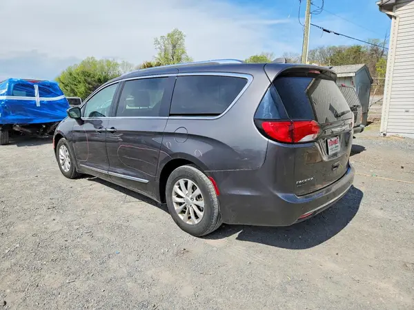 2C4RC1EG6JR150115 2018 CHRYSLER PACIFICA - Image 2