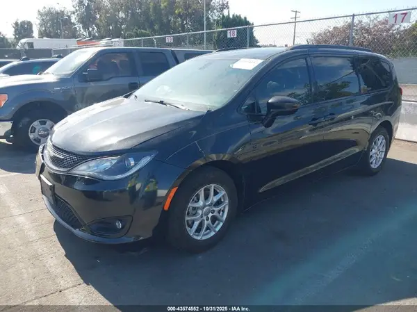 2C4RC1EG6JR204352 2018 CHRYSLER PACIFICA - Image 2