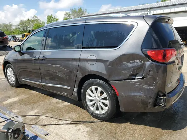 2C4RC1EG6JR228988 2018 CHRYSLER PACIFICA - Image 2