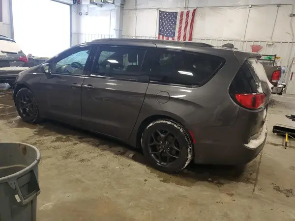 2C4RC1EG6JR261831 2018 CHRYSLER PACIFICA - Image 2