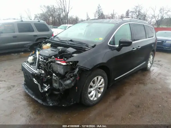 2C4RC1EG6JR293128 2018 CHRYSLER PACIFICA - Image 2