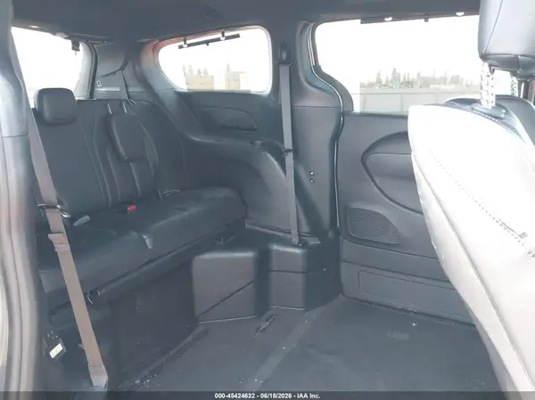 2C4RC1EG6JR330503 2018 CHRYSLER PACIFICA - Image 8