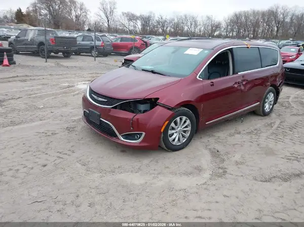 2C4RC1EG6JR351593 2018 CHRYSLER PACIFICA - Image 2
