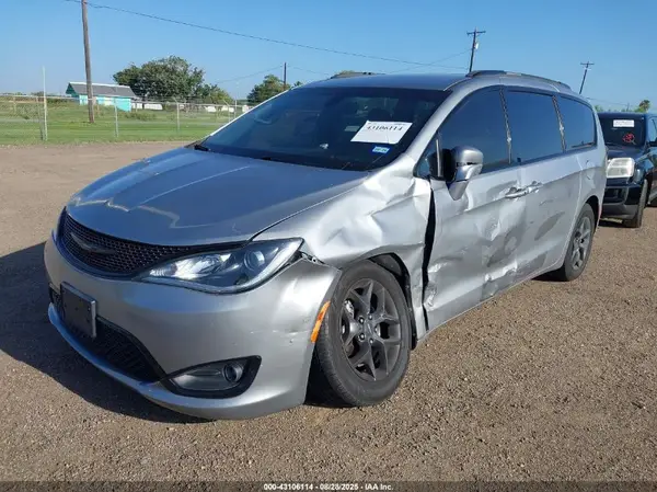 2C4RC1EG6JR352453 2018 CHRYSLER PACIFICA - Image 2