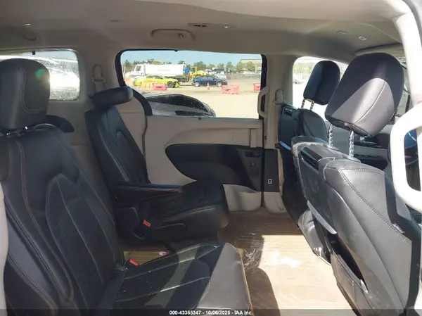 2C4RC1EG6JR353750 2018 CHRYSLER PACIFICA - Image 8
