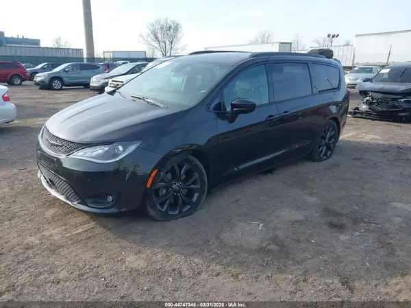 2C4RC1EG6JR364473 2018 CHRYSLER PACIFICA - Image 2