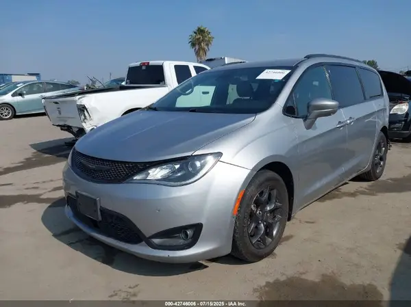2C4RC1EG6KR549589 2019 CHRYSLER PACIFICA - Image 2