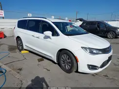 2C4RC1EG6KR597917 2019 CHRYSLER PACIFICA