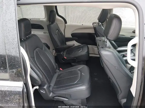 2C4RC1EG6KR604882 2019 CHRYSLER PACIFICA - Image 8