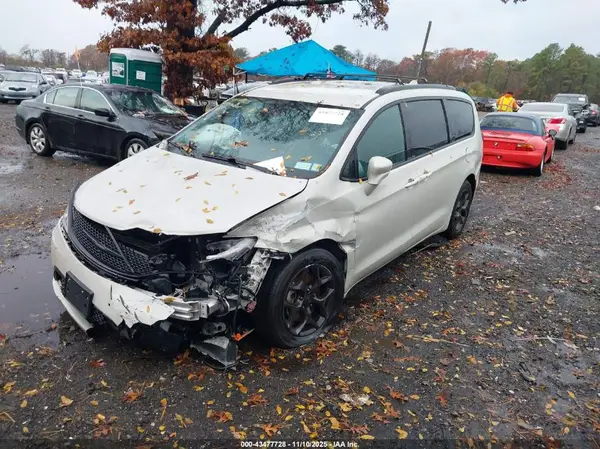 2C4RC1EG6KR605398 2019 CHRYSLER PACIFICA - Image 2
