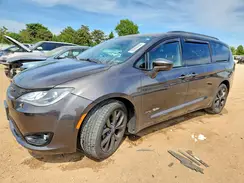 2C4RC1EG6KR667495 2019 CHRYSLER PACIFICA