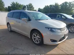 2C4RC1EG6KR746620 2019 CHRYSLER PACIFICA