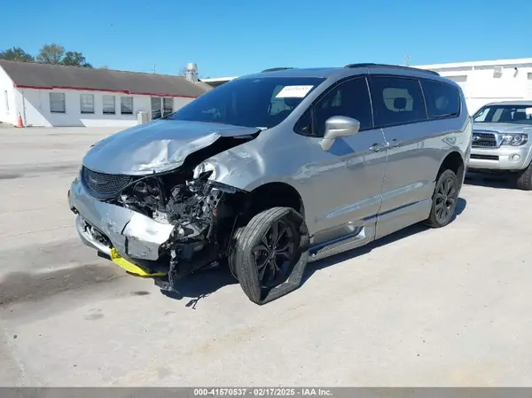 2C4RC1EG6LR232509 2020 CHRYSLER PACIFICA - Image 2