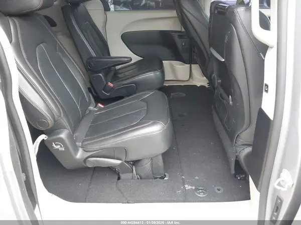 2C4RC1EG7HR506355 2017 CHRYSLER PACIFICA - Image 8