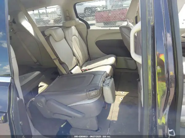 2C4RC1EG7HR550985 2017 CHRYSLER PACIFICA - Image 8