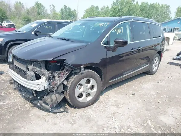 2C4RC1EG7HR553871 2017 CHRYSLER PACIFICA - Image 2