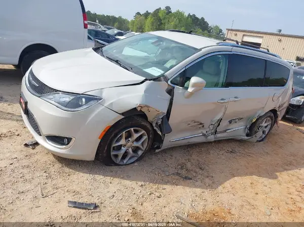 2C4RC1EG7HR572601 2017 CHRYSLER PACIFICA - Image 2