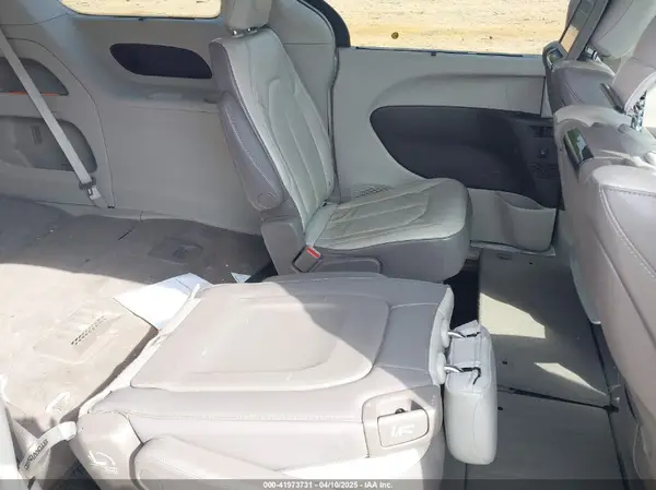 2C4RC1EG7HR572601 2017 CHRYSLER PACIFICA - Image 8