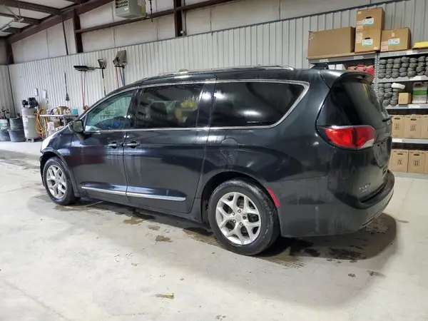 2C4RC1EG7HR577510 2017 CHRYSLER PACIFICA - Image 2