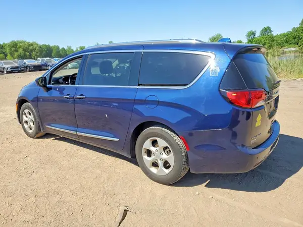 2C4RC1EG7HR588796 2017 CHRYSLER PACIFICA - Image 2
