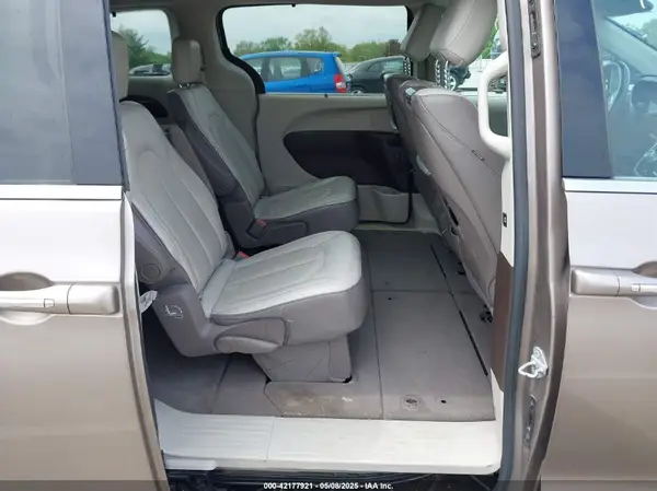 2C4RC1EG7HR594632 2017 CHRYSLER PACIFICA - Image 8