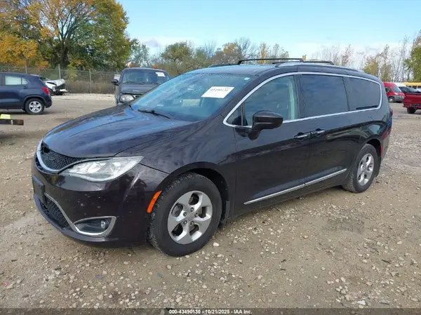 2C4RC1EG7HR608416 2017 CHRYSLER PACIFICA - Image 2