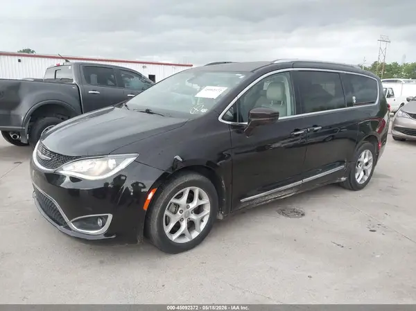 2C4RC1EG7HR611624 2017 CHRYSLER PACIFICA - Image 2