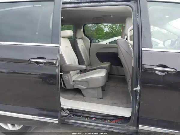 2C4RC1EG7HR611624 2017 CHRYSLER PACIFICA - Image 8